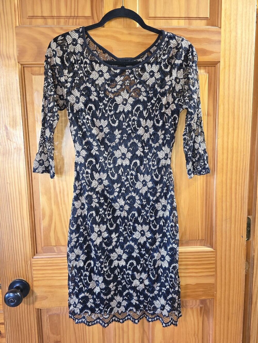 Almost Famous Lace Bodycon Mini Lg